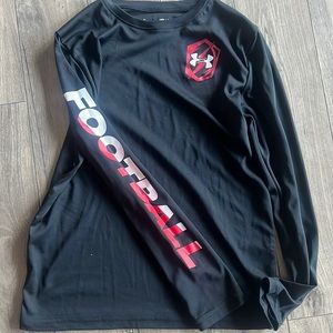 Boys UnderArmor long sleeve Med Top